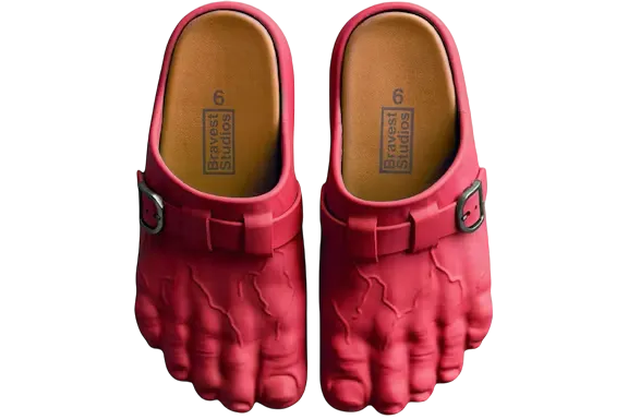 https://static.unbox.gg/case-items/bravest_studios_foot_clog_us_m_12.webp